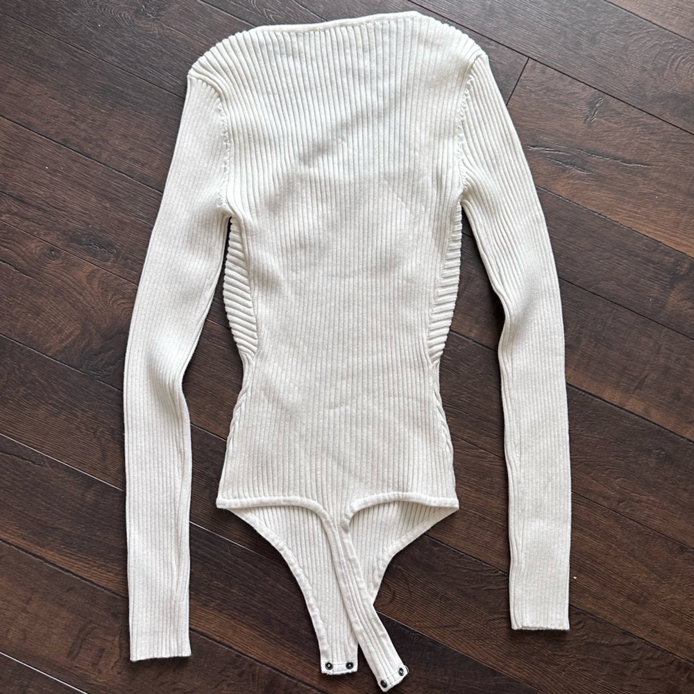 NWOT Cream A&F Ribbed Bodysuit - Picture 6 of 8